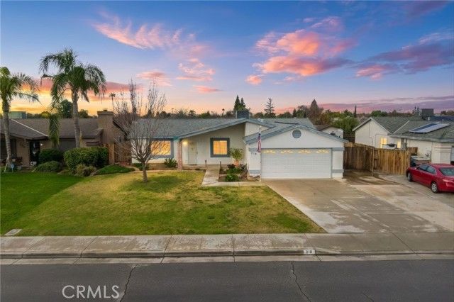 318 Leeta, Bakersfield, CA 93307