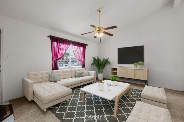 318 Leeta, Bakersfield, CA 93307