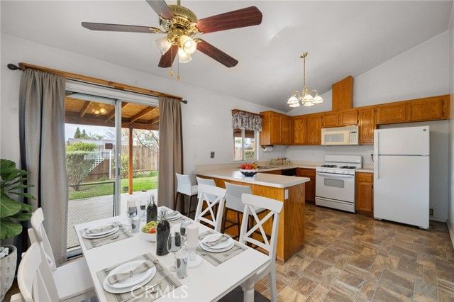 318 Leeta, Bakersfield, CA 93307