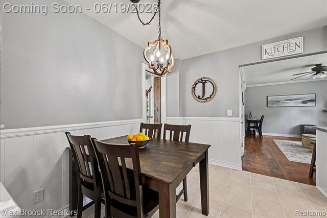 33000 Perth Street, Livonia, MI 48154