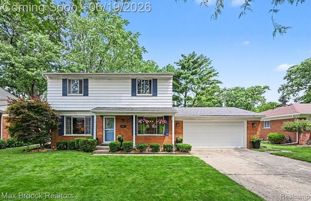 33000 Perth Street, Livonia, MI 48154