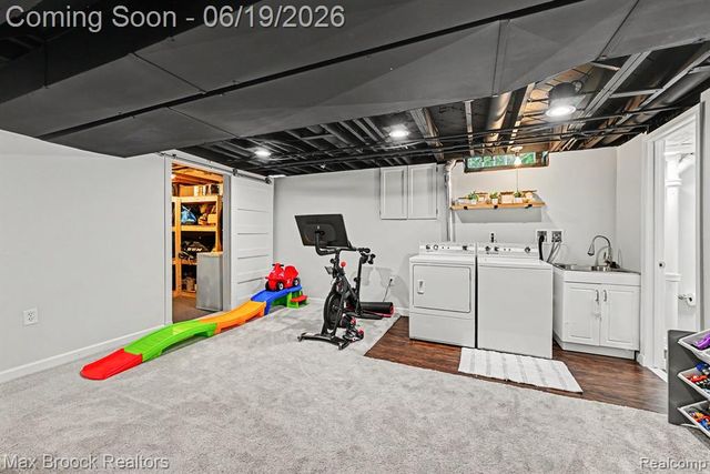 33000 Perth Street, Livonia, MI 48154