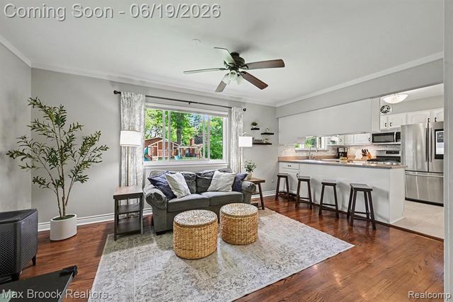 33000 Perth Street, Livonia, MI 48154