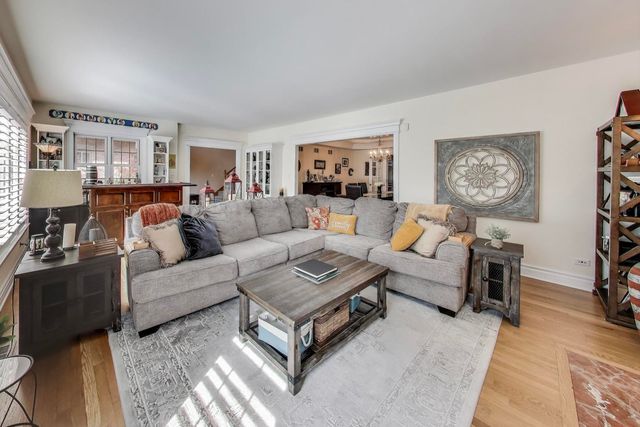 810 N Marion Street, Oak Park, IL 60302