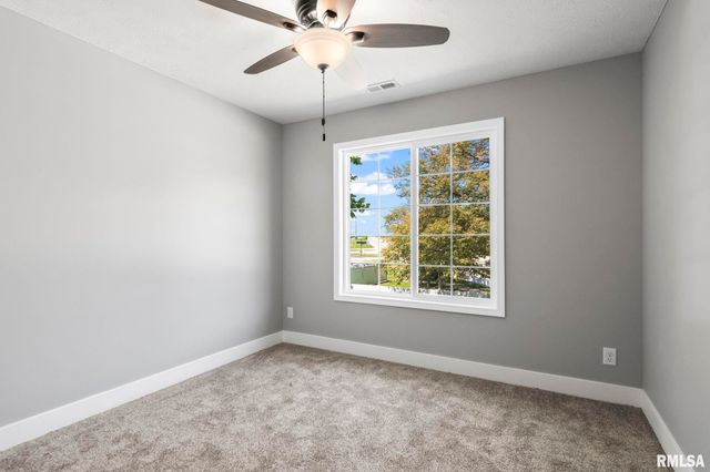 397 W MAIN Street, Williamsville, IL 62693