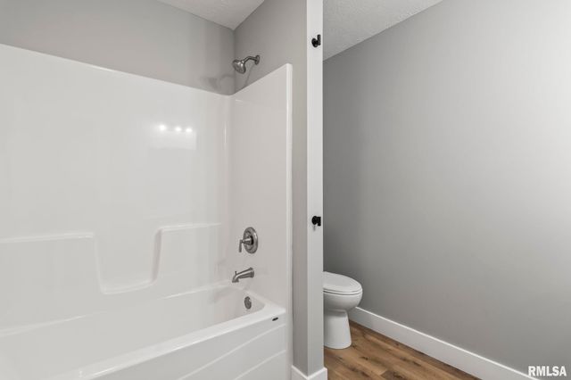 397 W MAIN Street, Williamsville, IL 62693