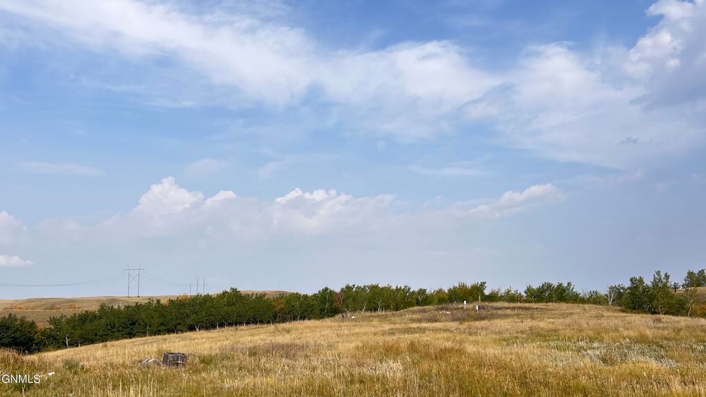 672 126th Avenue NW, Grassy Butte, ND 58634 photo 3