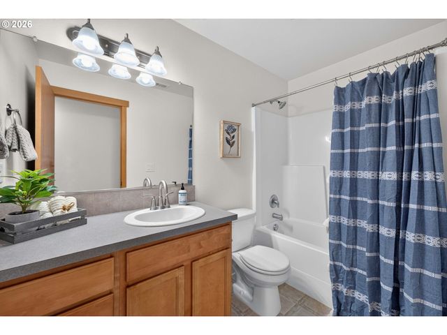 10303 Ne 52ND Ct, Vancouver, WA 98686