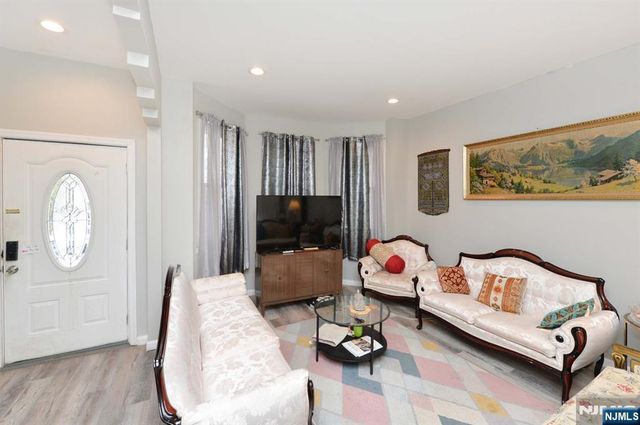 839 15th Street, Newark, NJ 07108