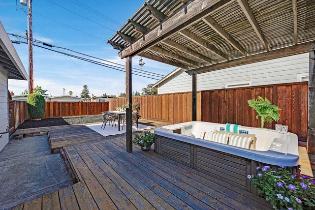 1815 Pine St, Livermore, CA 94551