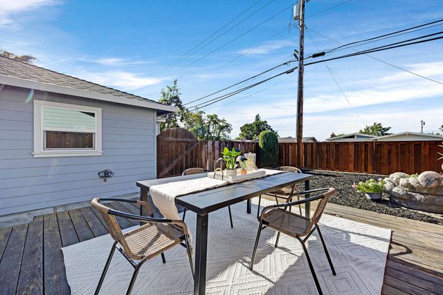 1815 Pine St, Livermore, CA 94551