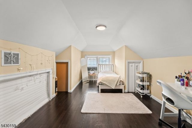 180 Hadley Ave, Clifton City, NJ 07011