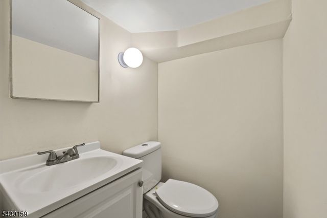 180 Hadley Ave, Clifton City, NJ 07011