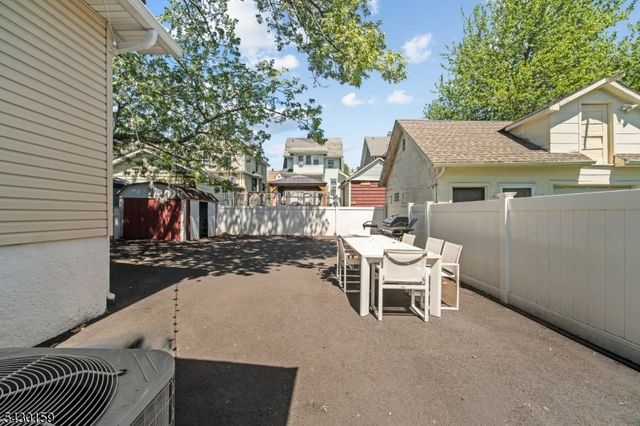 180 Hadley Ave, Clifton City, NJ 07011