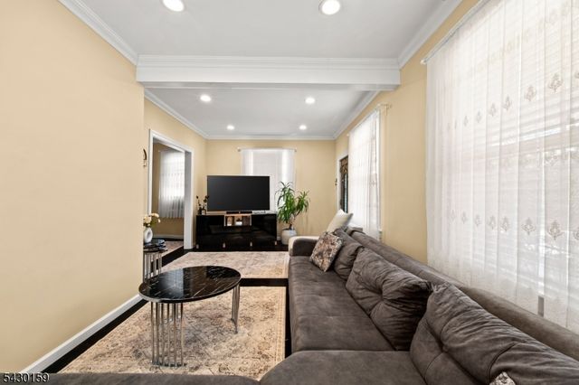 180 Hadley Ave, Clifton City, NJ 07011