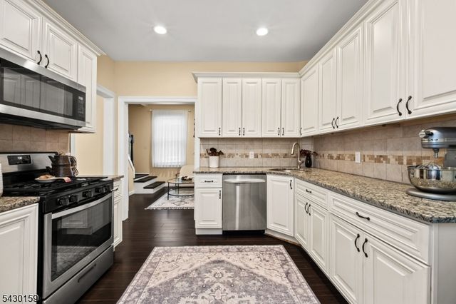 180 Hadley Ave, Clifton City, NJ 07011