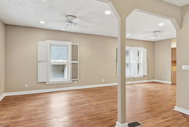 206 TURLEY Avenue, Council Bluffs, IA 51503
