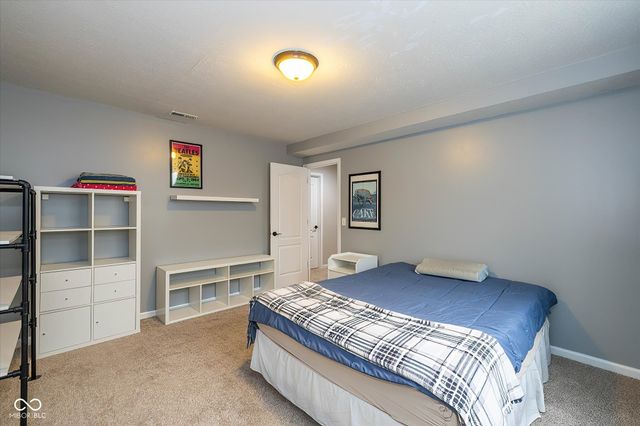 13802 Heatherfield Drive, Fishers, IN 46038