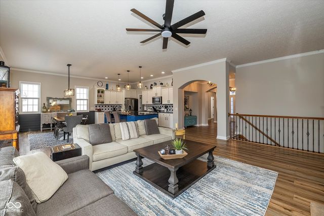 13802 Heatherfield Drive, Fishers, IN 46038