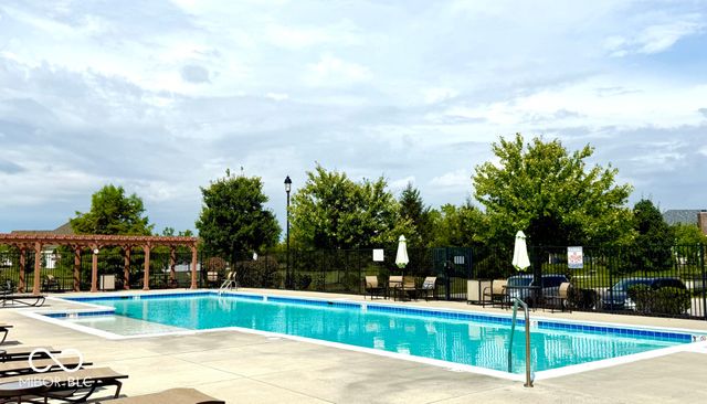 13802 Heatherfield Drive, Fishers, IN 46038