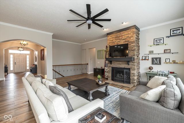 13802 Heatherfield Drive, Fishers, IN 46038