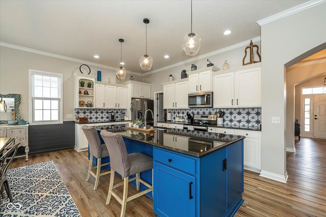 13802 Heatherfield Drive, Fishers, IN 46038