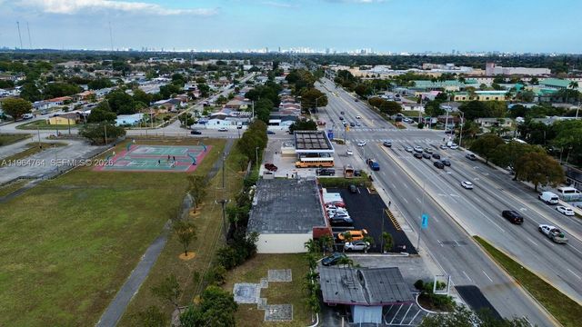 3251 NW 183rd St, Miami Gardens, FL 33056
