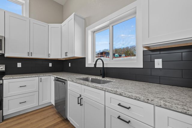 47 Old Oak Hill Drive 31, Reeds Spring, MO 65737