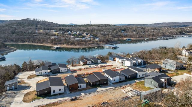 47 Old Oak Hill Drive 31, Reeds Spring, MO 65737