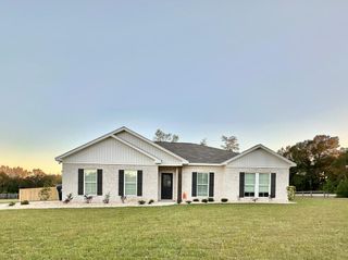 28 Beckett Ln., Newton, AL 36352