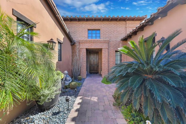 14 Santa Rosa Mountain Lane, Rancho Mirage, CA 92270