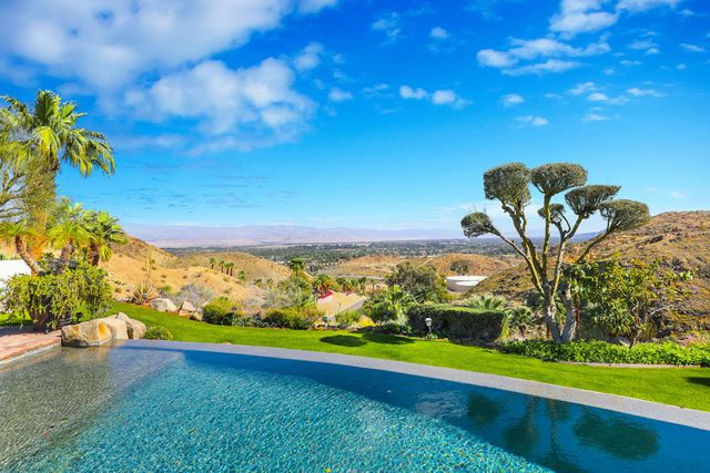 14 Santa Rosa Mountain Lane, Rancho Mirage, CA 92270