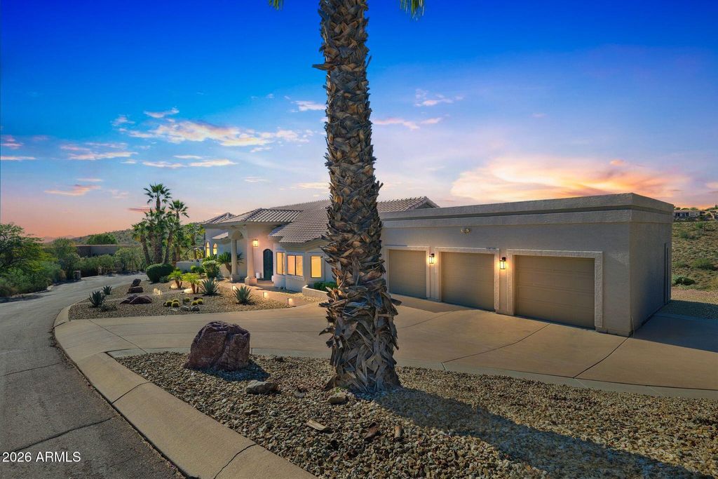 Image 2 of property listing at 11050 N GARLAND Circle, Fountain Hills, AZ 85268