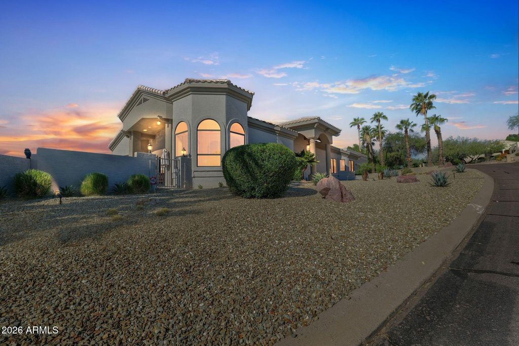 Image 3 of property listing at 11050 N GARLAND Circle, Fountain Hills, AZ 85268