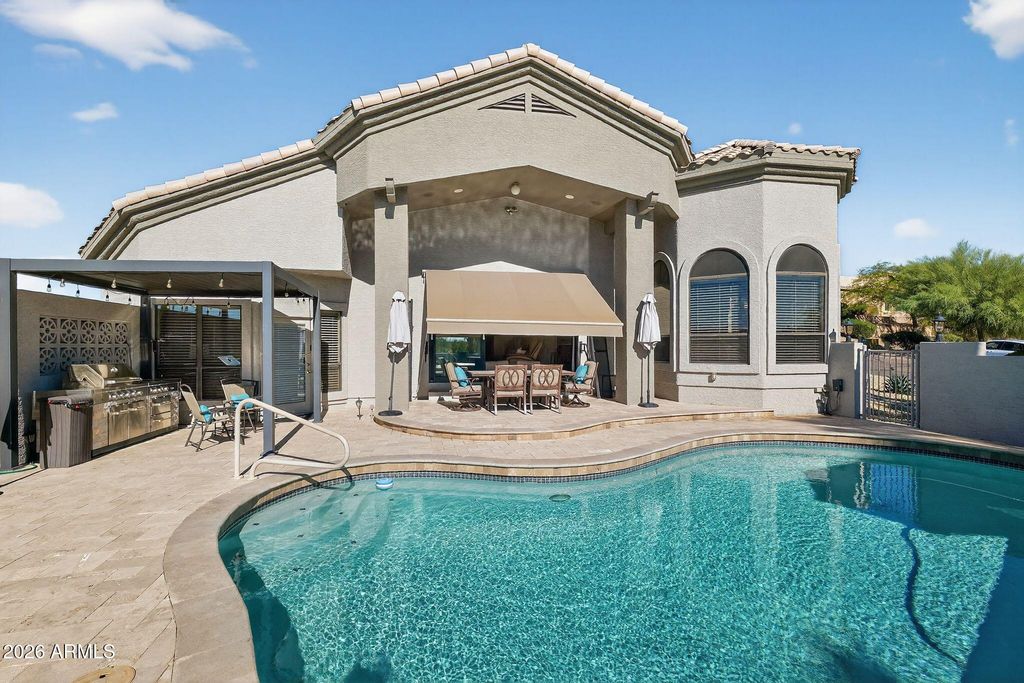 Image 6 of property listing at 11050 N GARLAND Circle, Fountain Hills, AZ 85268