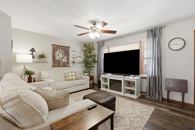 10404 PINEHURST CT, Rapid City, SD 57702