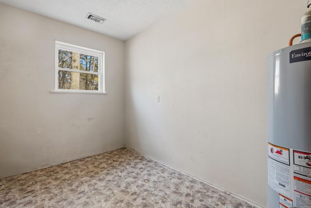 2211 Lakeshore Dr, Hot Springs, AR 71913