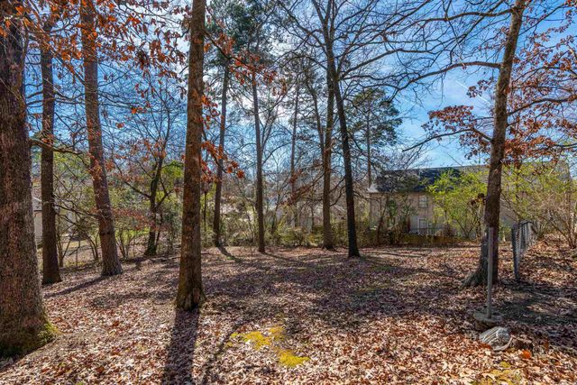 2211 Lakeshore Dr, Hot Springs, AR 71913