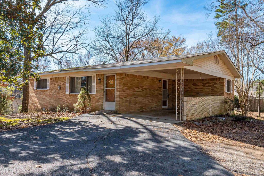 2211 Lakeshore Dr, Hot Springs, AR 71913