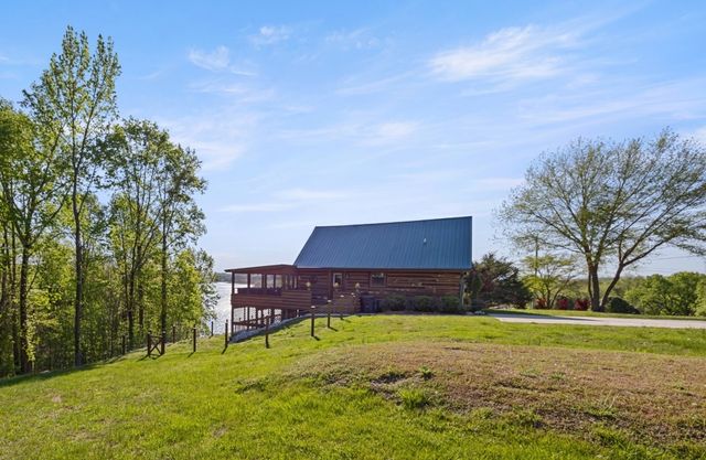 201 Bell Memorial Dr, Estill Springs, TN 37330