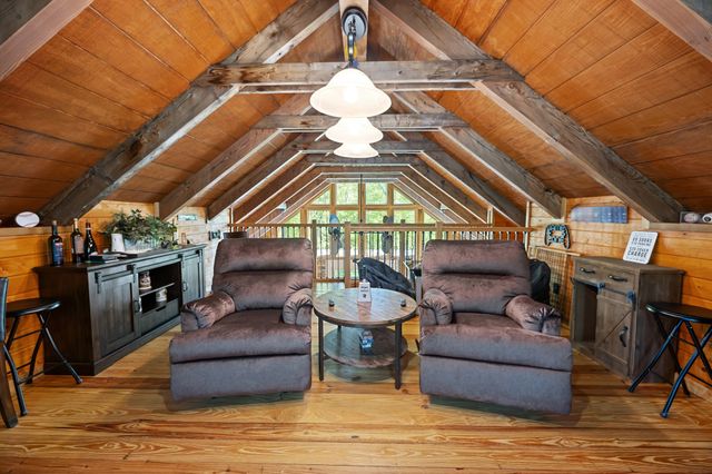201 Bell Memorial Dr, Estill Springs, TN 37330