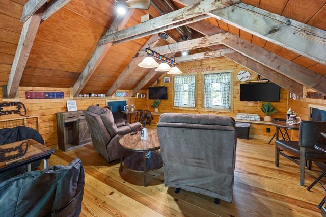 201 Bell Memorial Dr, Estill Springs, TN 37330