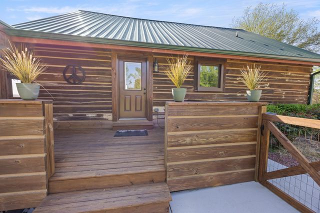 201 Bell Memorial Dr, Estill Springs, TN 37330