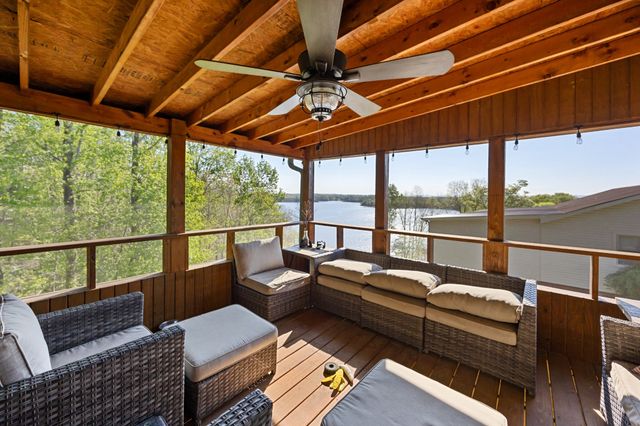 201 Bell Memorial Dr, Estill Springs, TN 37330