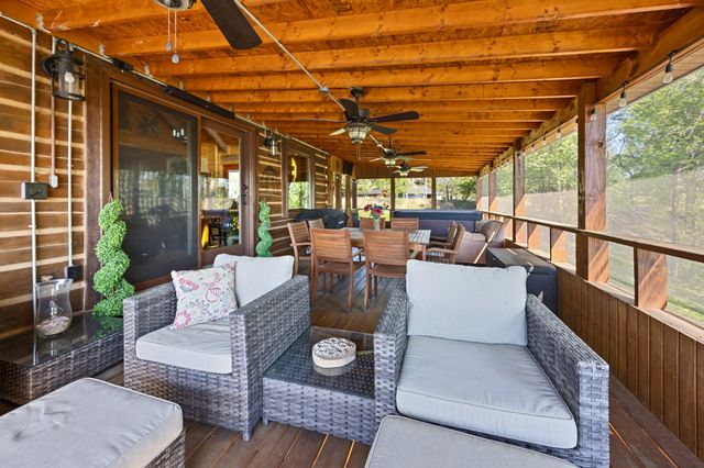 201 Bell Memorial Dr, Estill Springs, TN 37330