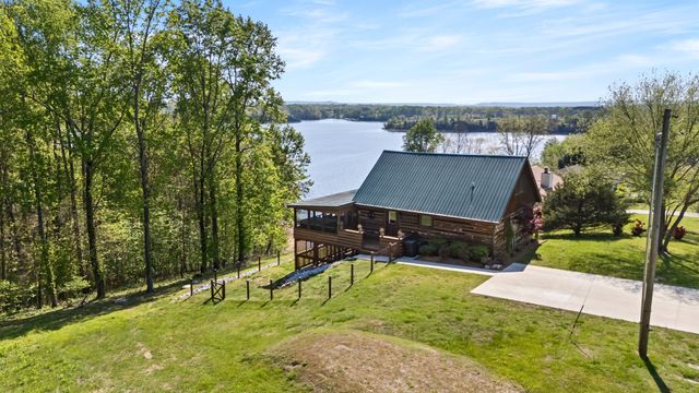 201 Bell Memorial Dr, Estill Springs, TN 37330
