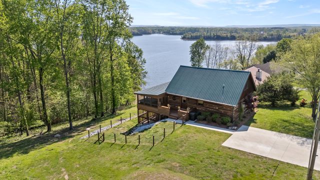 201 Bell Memorial Dr, Estill Springs, TN 37330