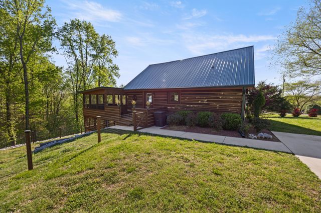 201 Bell Memorial Dr, Estill Springs, TN 37330