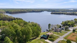 201 Bell Memorial Dr, Estill Springs, TN 37330