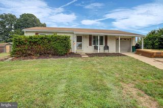 82 ROOSEVELT ARMS COURT, Chambersburg, PA 17201